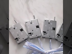 Metalowy mały elektryczny zamek elektromagnetyczny Elektroniczny zamek do szafki do przechowywania